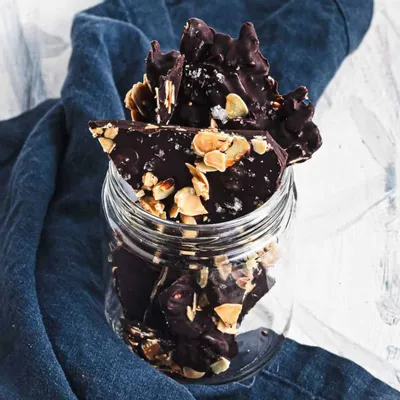 Recipe 'Dark Chocolate Almond Bark'
