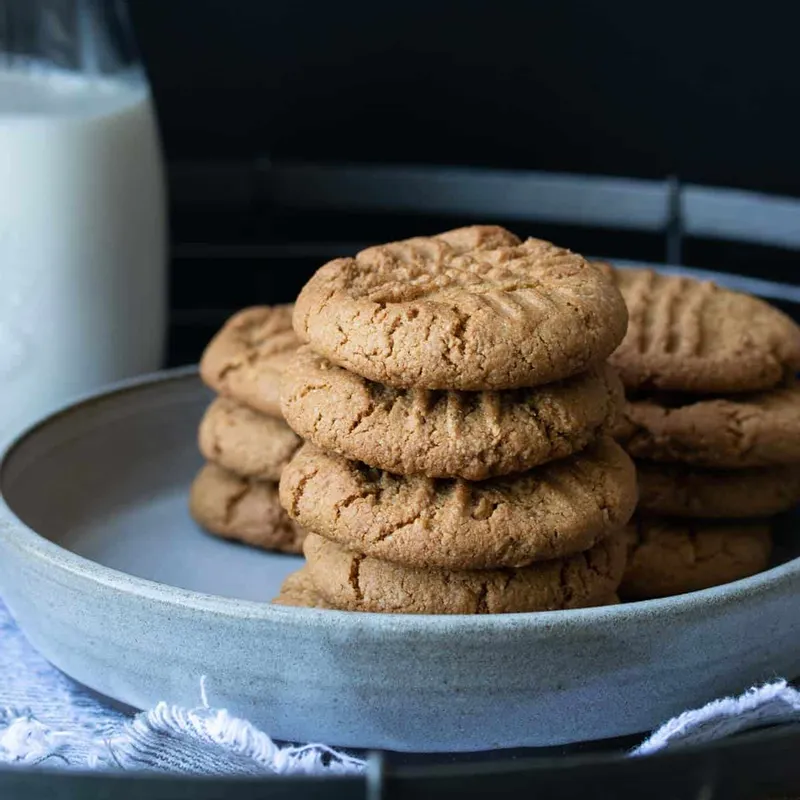 Easy Gluten-Free Vegan Peanut Butter Cookies