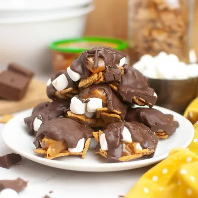 Recipe 'Copycat Costco Caramel S’mores Clusters Recipe'