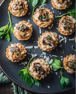 Recipe 'Parmesan Risotto and Mushroom Ragù Phyllo Cup Bites'