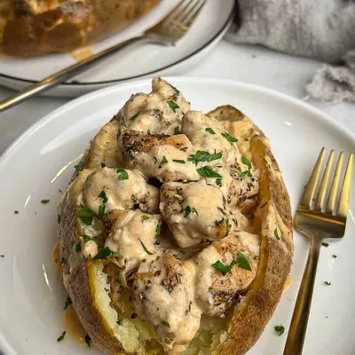 Recipe 'Chicken Alfredo Stuffed Potato'