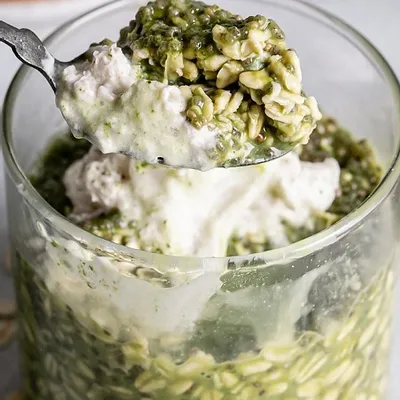 Recipe 'OAT MILK MATCHA LATTE OVERNIGHT OATS '