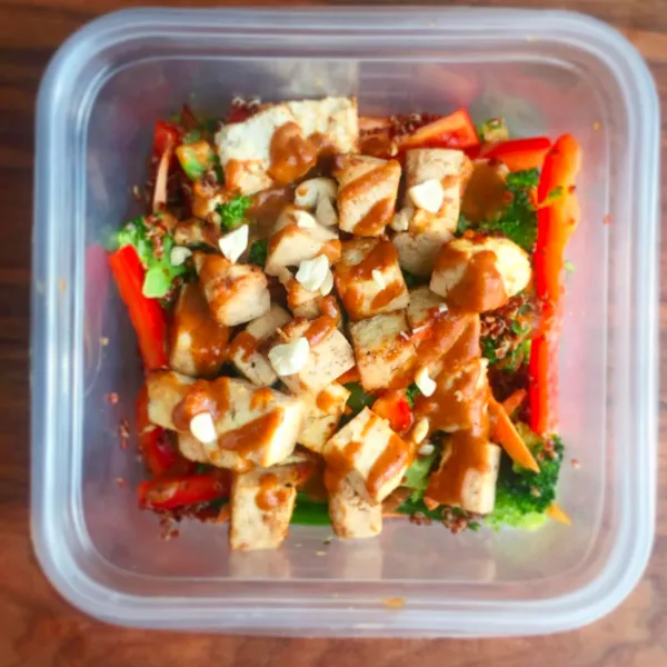 Peanut Stir Fry With Broccoli, Peppers And Quinoa (Nut-Free Option Available)