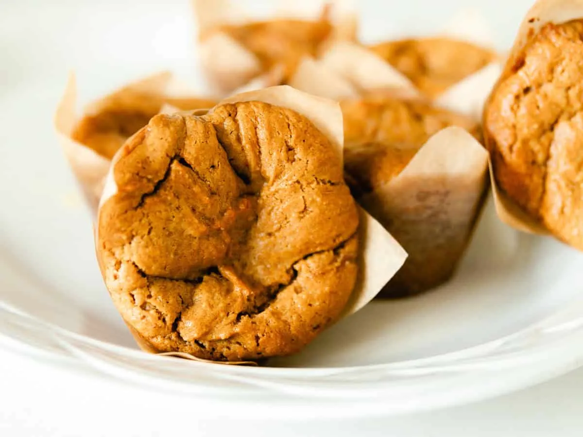 4 Ingredient Peanut Butter Muffins (no flour)