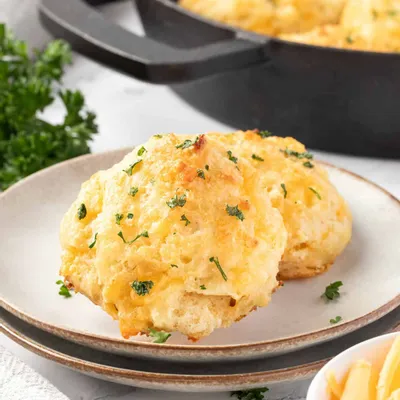 Recipe 'Cheddar Bay Biscuits'