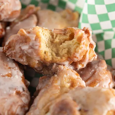 Recipe 'Old Fashioned Apple Fritters'
