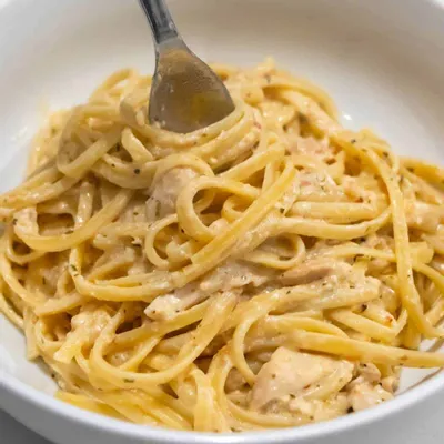 Recipe 'Slow Cooker Garlic Parmesan Chicken Pasta'
