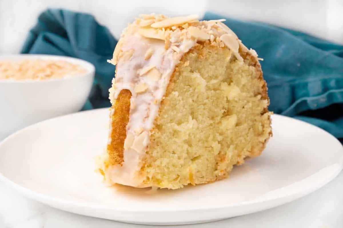 Louisiana Crunch Cake
