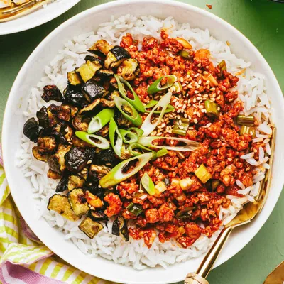 Recipe 'Garlic Sesame Chicken Zucchini Bowls'