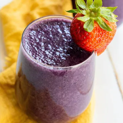 Recipe '5-Ingredient Banana And Berry Smoothie'