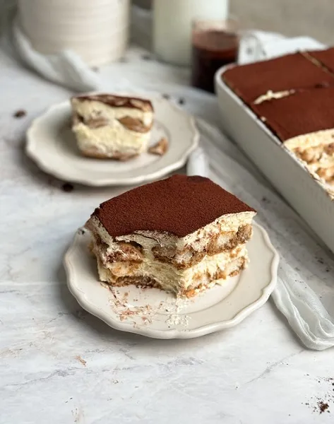 BEST CLASSIC ITALIAN TIRAMISU