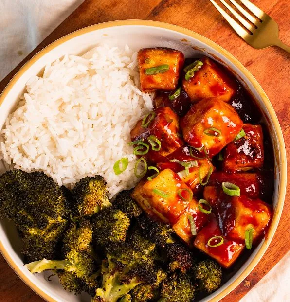STICKY SWEET AND SOUR TOFU WITH BROCCOLI