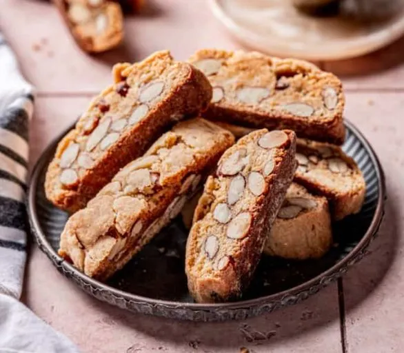 Homemade Almond Biscotti (Italian Cantucci)