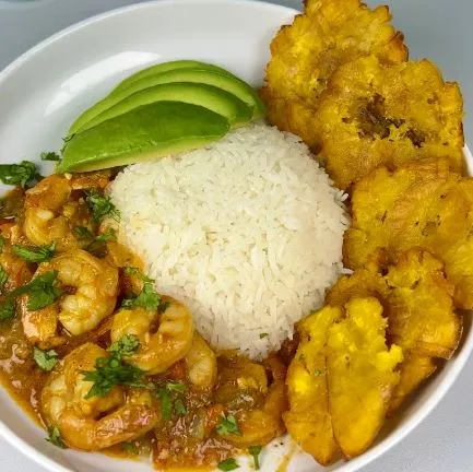 Camarones Guisados (Dominican Stewed Shrimp)