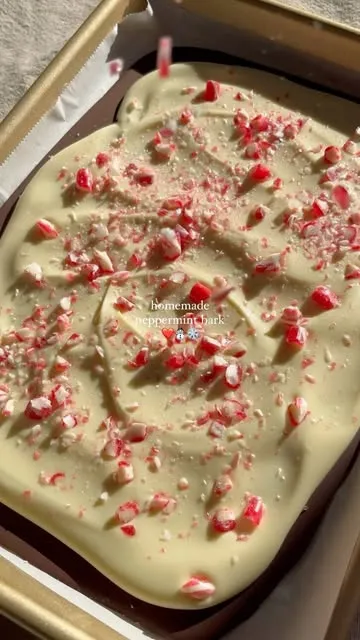 Easy Peppermint Bark