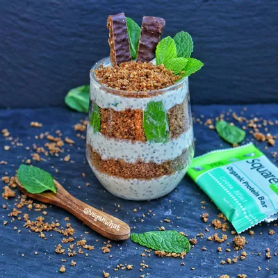 Recipe 'Crunchy Minty Chia Parfait'