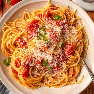Recipe 'Fresh Cherry Tomato Pasta Sauce with Garlic and Basil'
