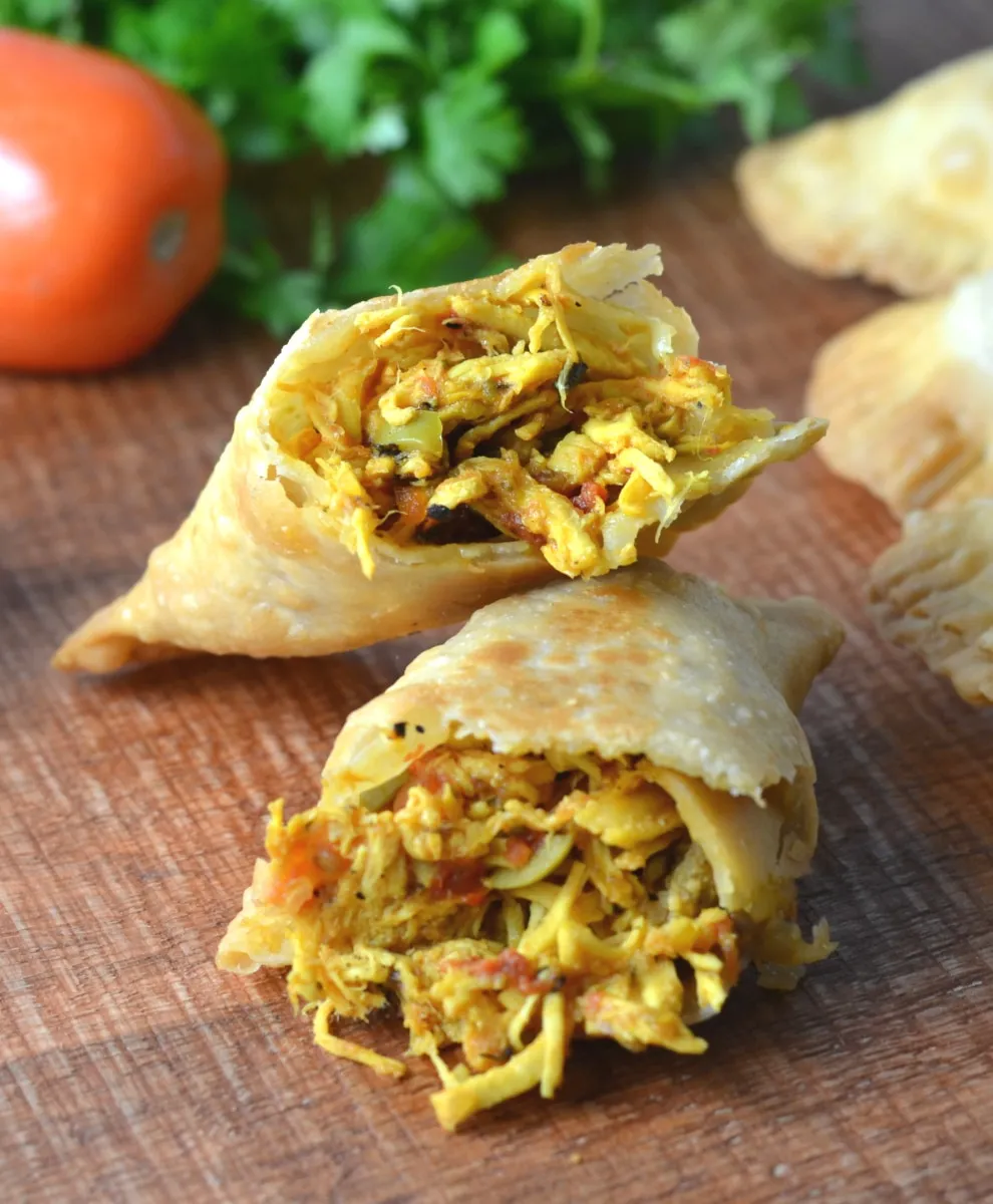 Puerto Rican Chicken Empanadas (Empanadillas De Pollo)