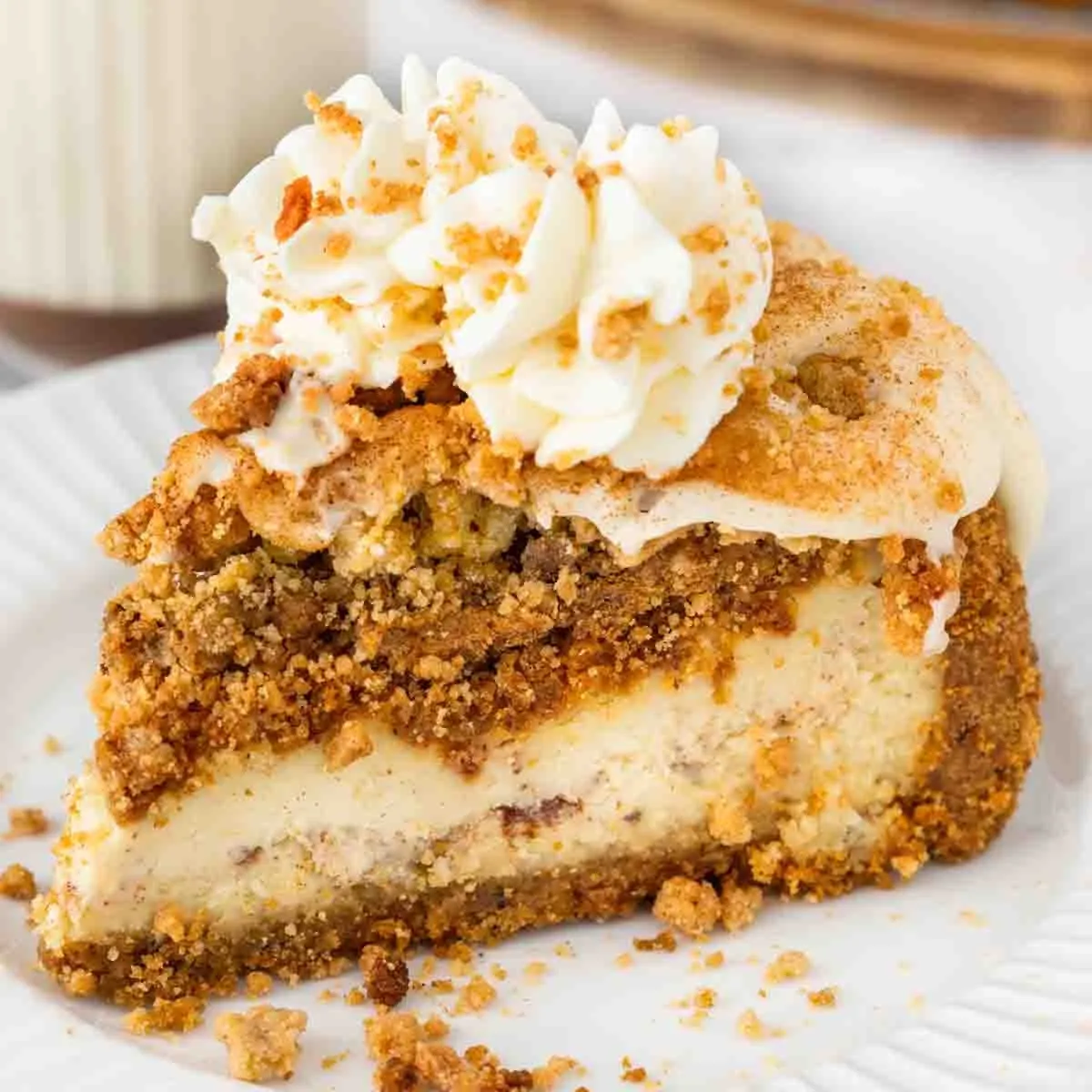 Cinnamon Roll Cheesecake