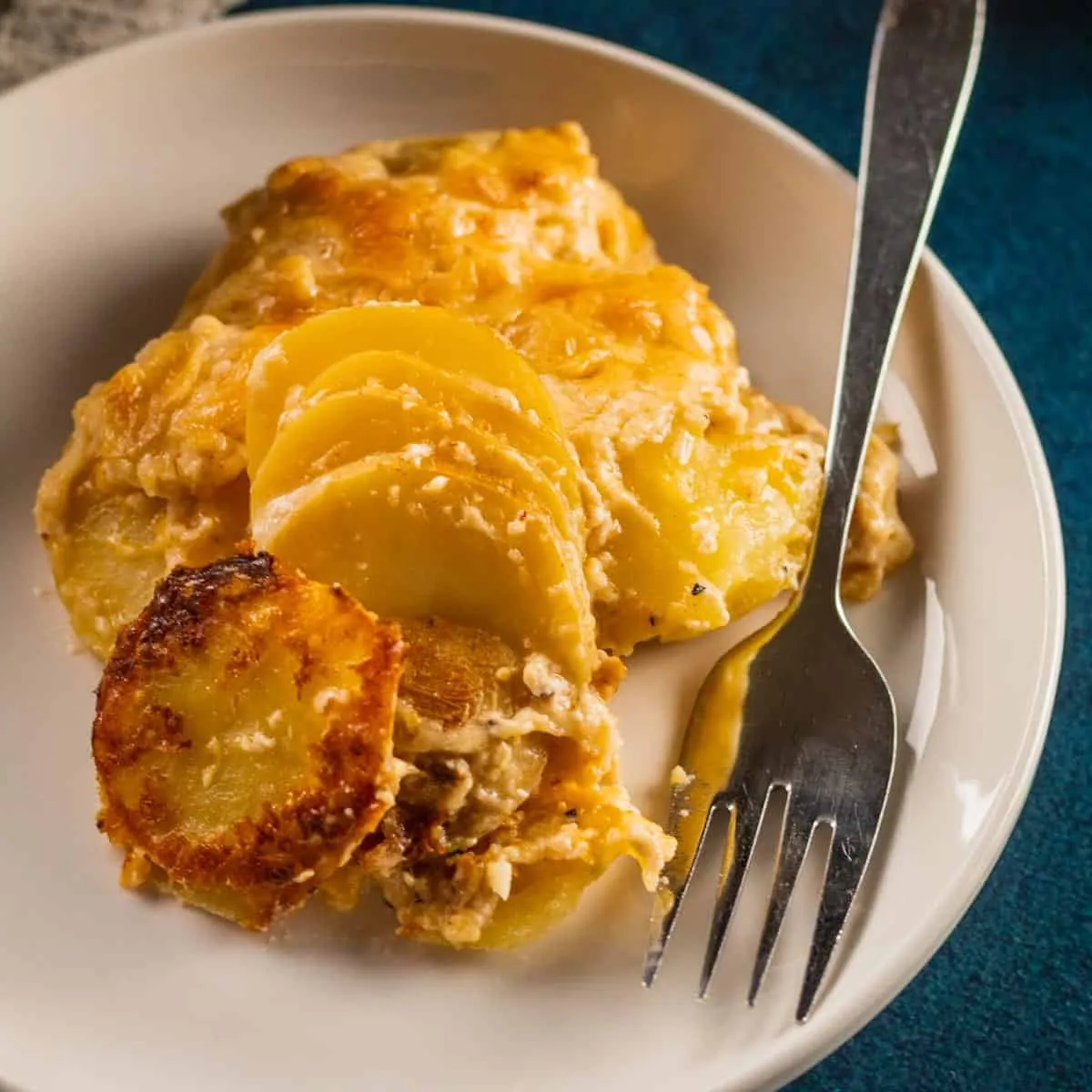 Cheesy Au Gratin Potatoes Recipe