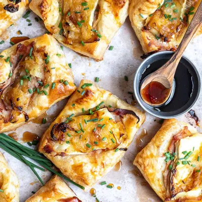 Recipe 'Ham and Cheese Puff Pastry Squares'
