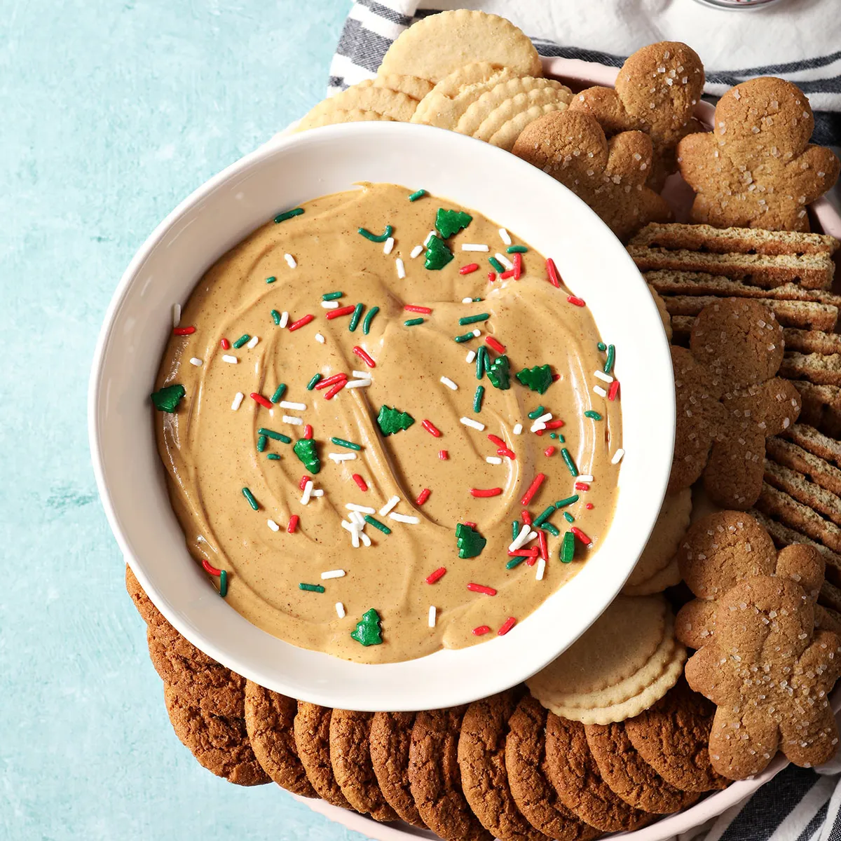 Gingerbread Cheesecake Dip