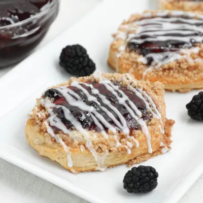 Recipe 'Easy Berry Cream Cheese Danish with Crumble Topping'