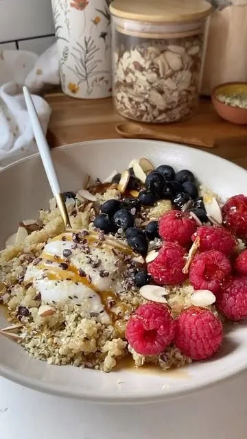 Quinoa Breakfast Bowl