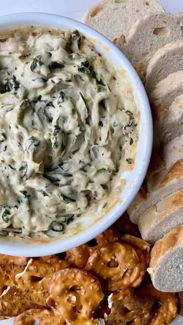 VEGAN SPINACH AND ARTICHOKE DIP!