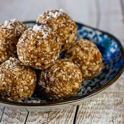 Recipe 'Spiced Apricot Bliss Balls'