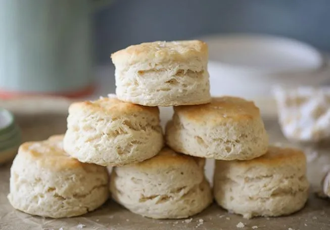 Easy Vegan Buttermilk Biscuits