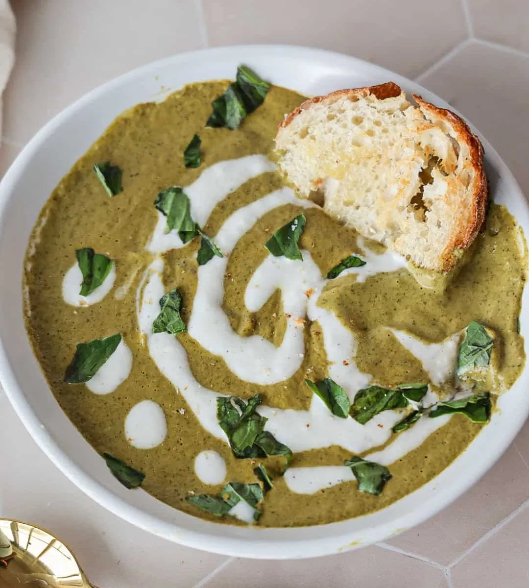 Healthy Roasted Broccoli Soup