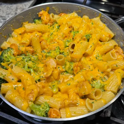 Recipe 'Cheesy Chicken Broccoli Pasta'