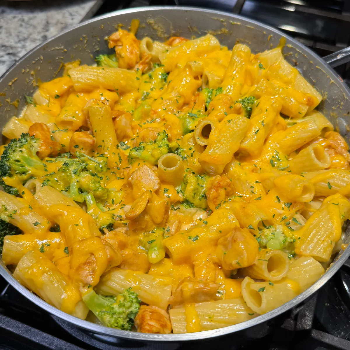Cheesy Chicken Broccoli Pasta