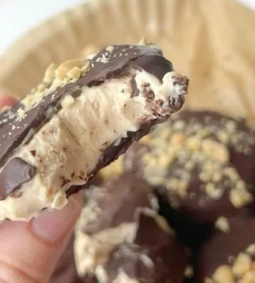 Recipe 'Peanut Butter Frozen Yogurt Bars'