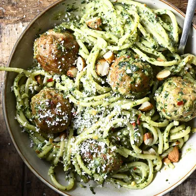 Recipe 'Meatballs with Spinach Pesto Pasta'