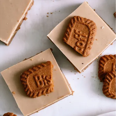 Recipe 'No Bake Biscoff Bars Recipe'