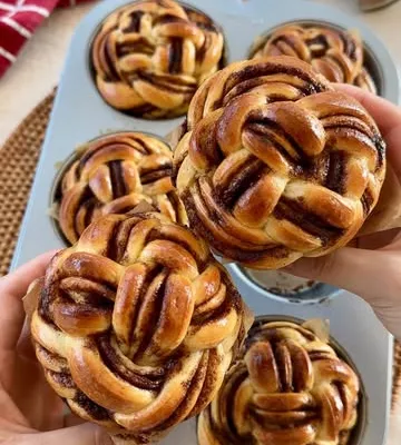 Recipe 'Cinnamon Espresso Morning Buns'