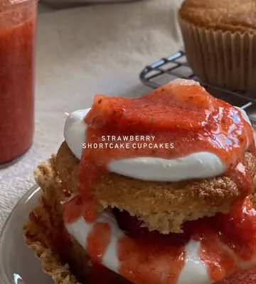 Recipe 'Strawberry Shortcake Cupcakes'