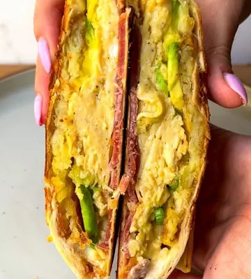 Recipe 'Homemade Breakfast Crunchwrap'