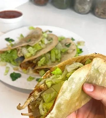Recipe 'CRUNCHY CHICKEN TACOS'
