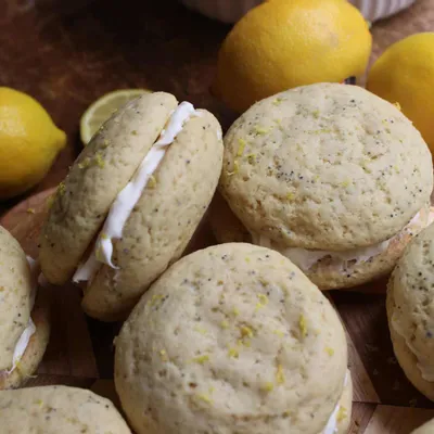 Recipe 'Sourdough Lemon Whoopie Pies'