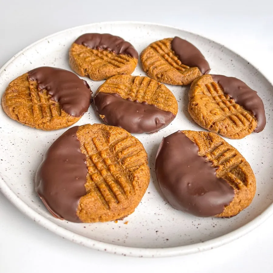 3 ingredient peanut butter cookies🥜