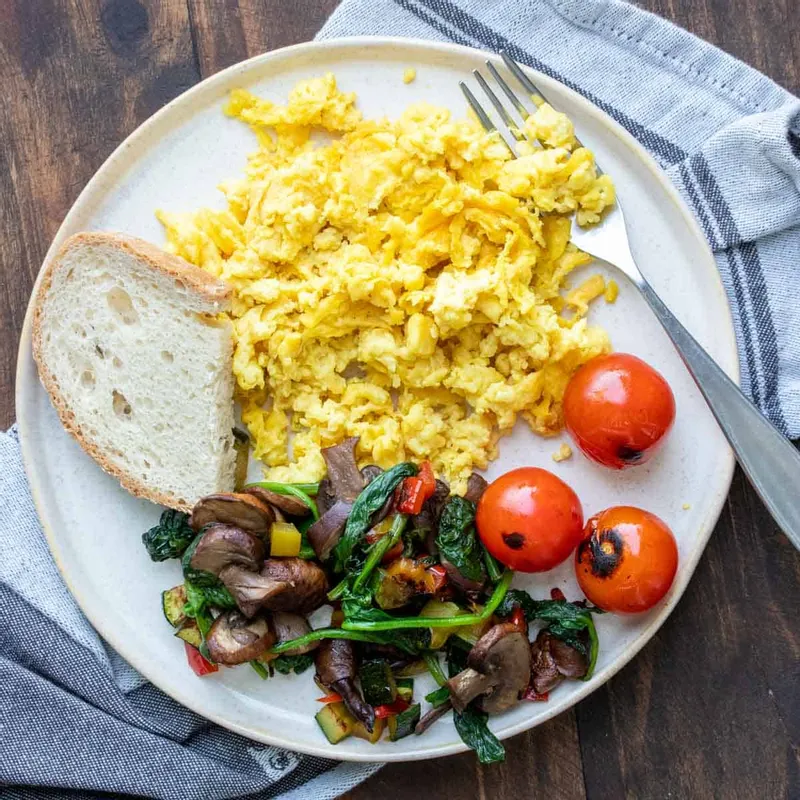 Easy Vegan Scrambled Eggs (3 Options)