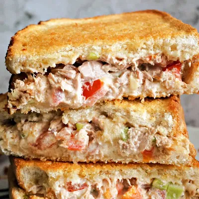 Recipe 'Easy Baked Tuna Melt Sandwiches'