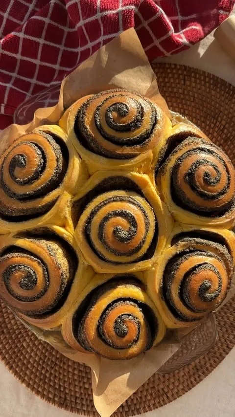 Pumpkin Cinnamon Rolls