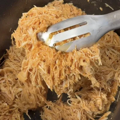Recipe 'Slow Cooker Honey Buffalo Chicken'