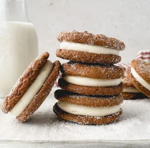 Ginger Molasses Cookie Sandwiches