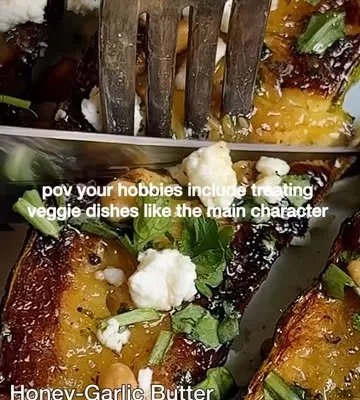 Recipe 'HONEY-GARLIC BUTTER ZUCCHINI!'