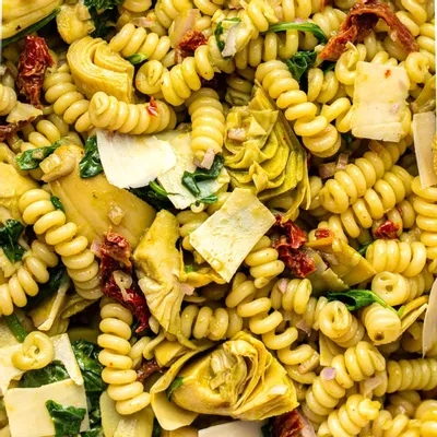 Recipe 'Spinach &amp; Artichoke Pasta Salad with Basil Vinaigrette'